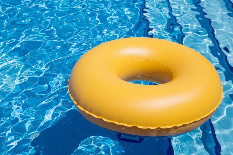 swimming-pool-6810145_1280 swimming-pool-6810145_1280